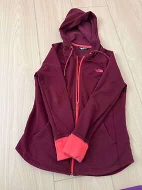 The North Face Women's Burgundy Hooded Zip-Up Jacket with Coral Accents